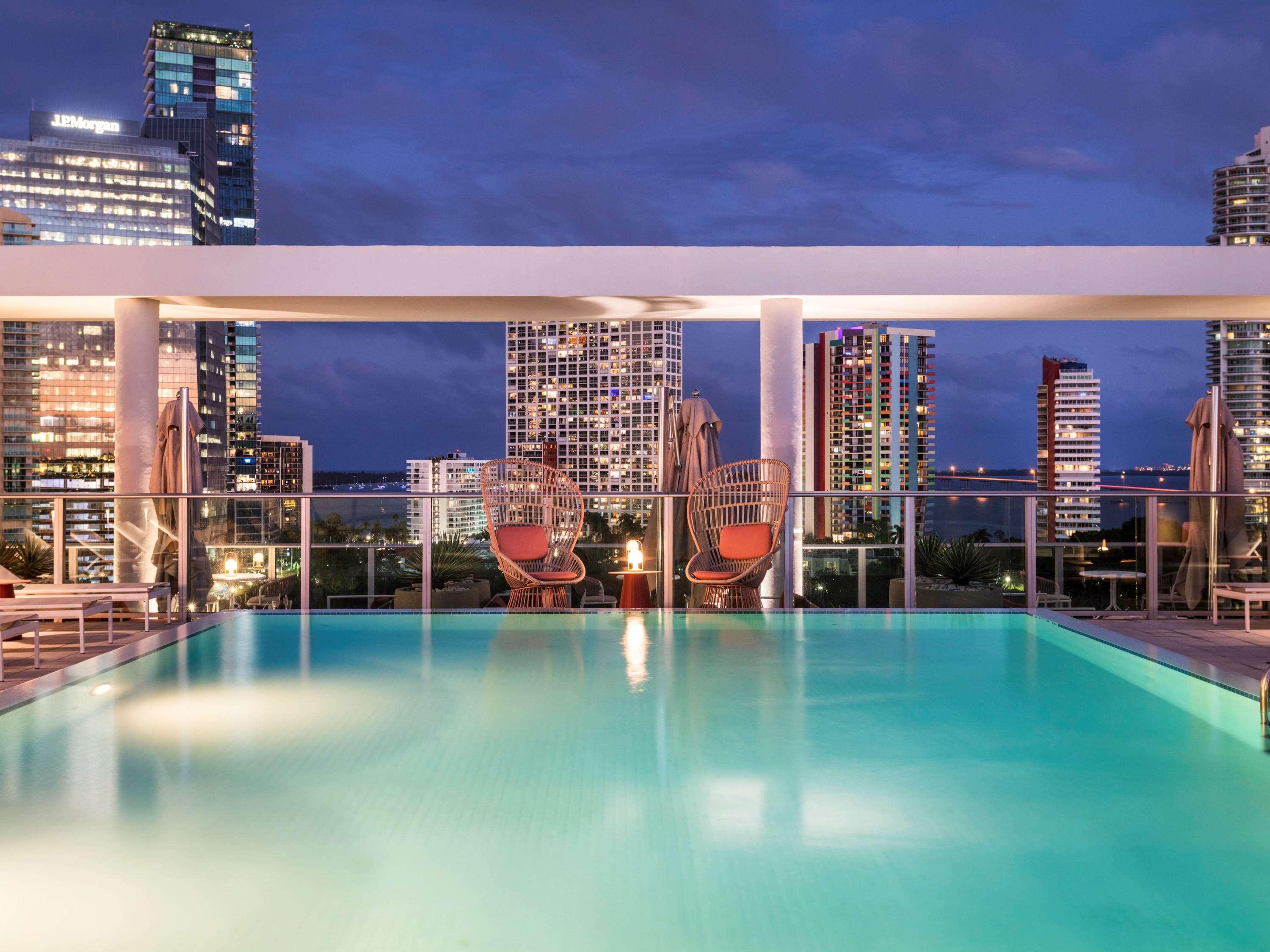 Novotel Miami Brickell Exterior photo